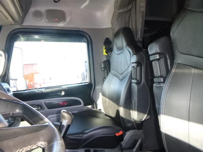 2023 Peterbilt 389 Base