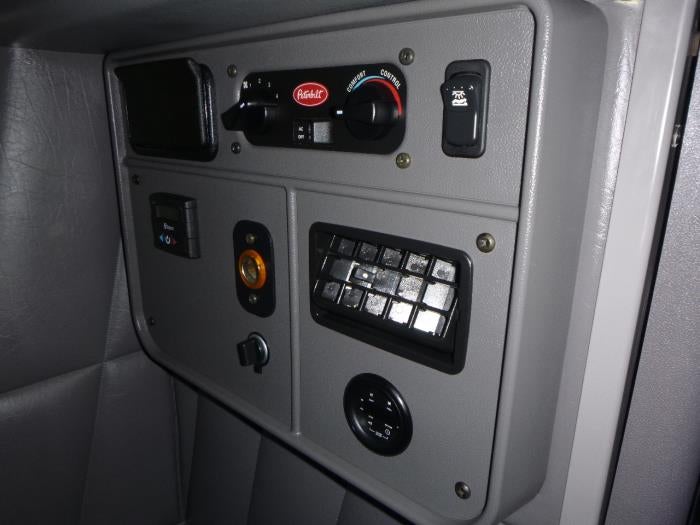 2023 Peterbilt 389 Base