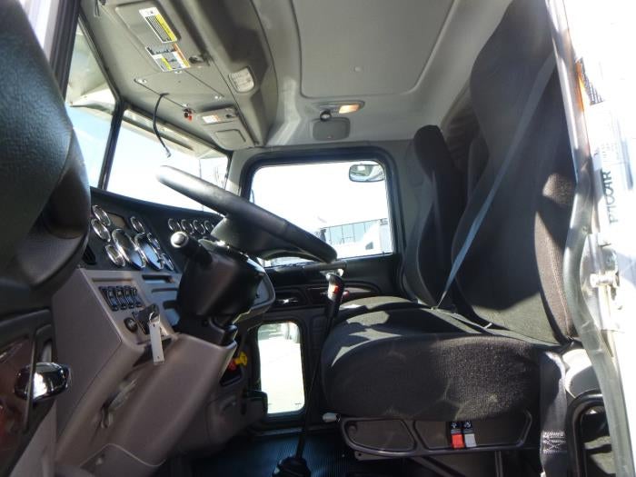 2020 Peterbilt 389 Base