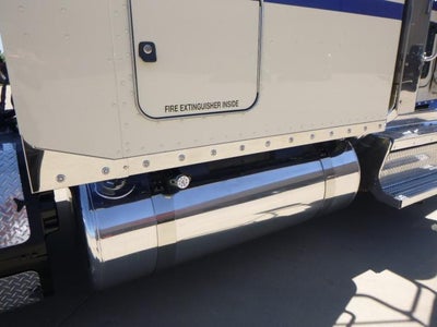 2022 Peterbilt 389 Base