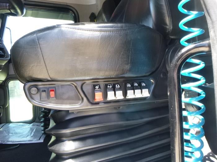 2022 Peterbilt 389 Base