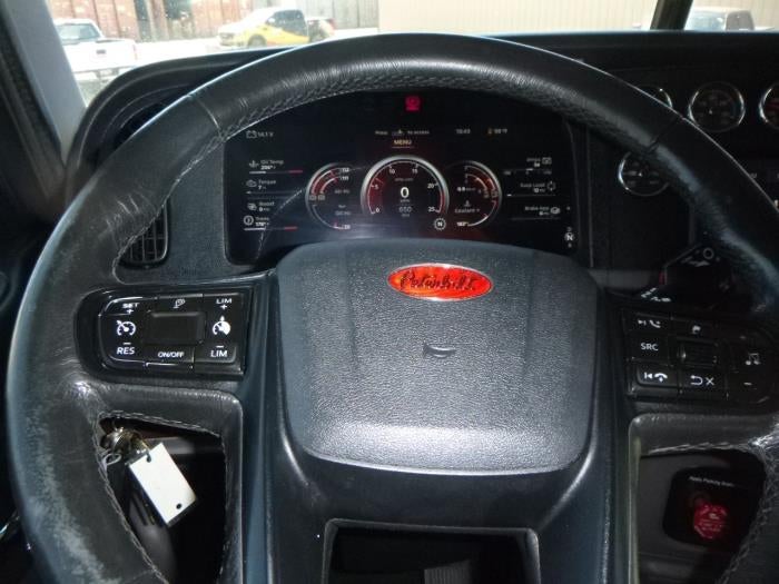 2022 Peterbilt 389 Base