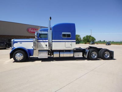2022 Peterbilt 389 Base