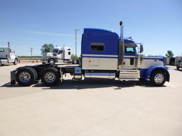 2022 Peterbilt 389 Base