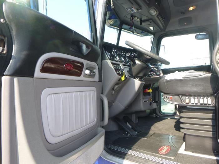 2020 Peterbilt 389 Base