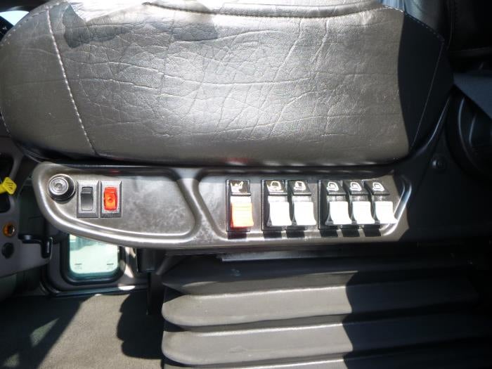 2020 Peterbilt 389 Base