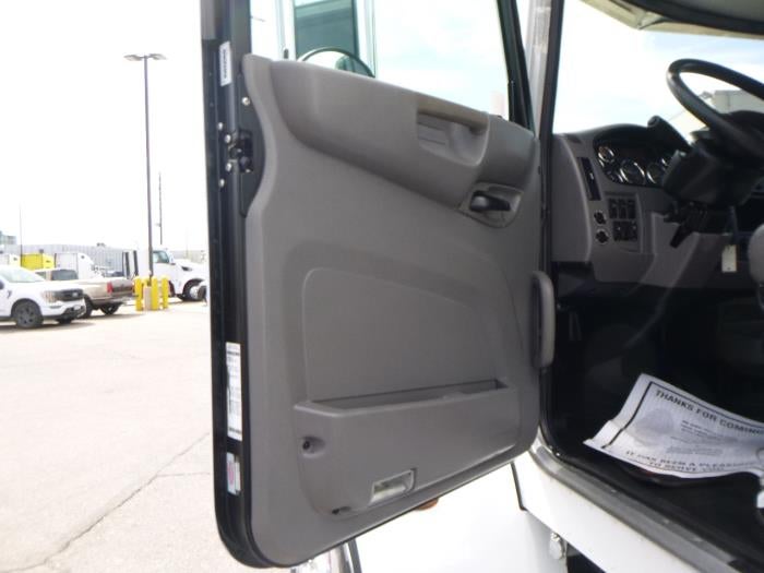 2020 Peterbilt 337 Base