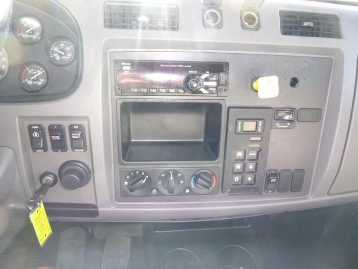 2020 Peterbilt 337 Base