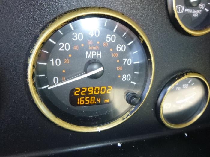 2020 Peterbilt 330 Base