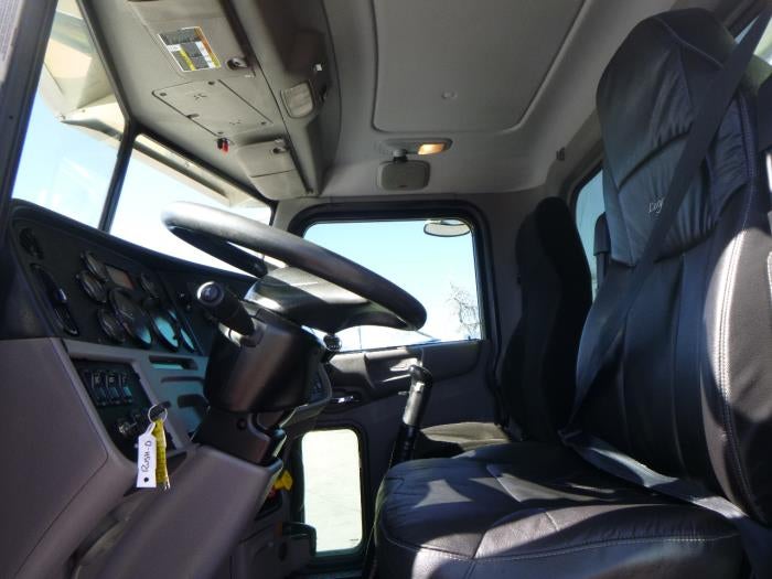 2016 Peterbilt 389 Base