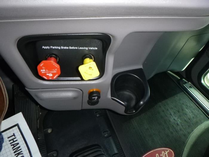 2016 Peterbilt 389 Base