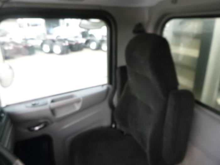 2016 Peterbilt 389 Base