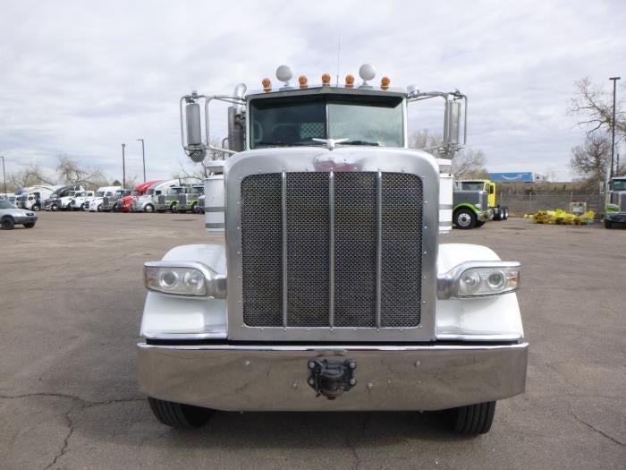 2016 Peterbilt 389 Base