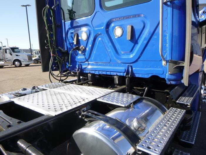 2020 Freightliner Cascadia Base
