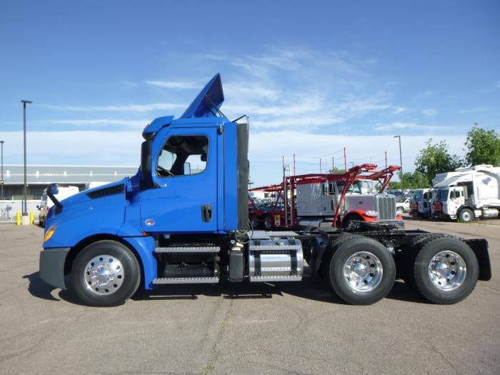 2020 Freightliner Cascadia Base