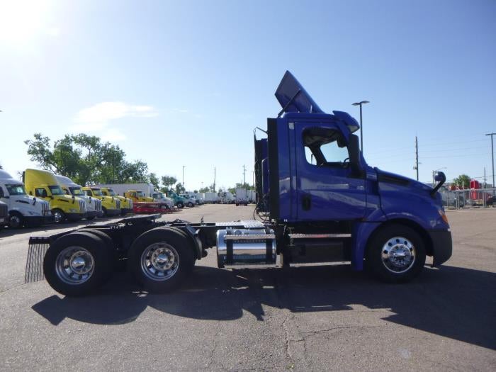 2020 Freightliner Cascadia Base