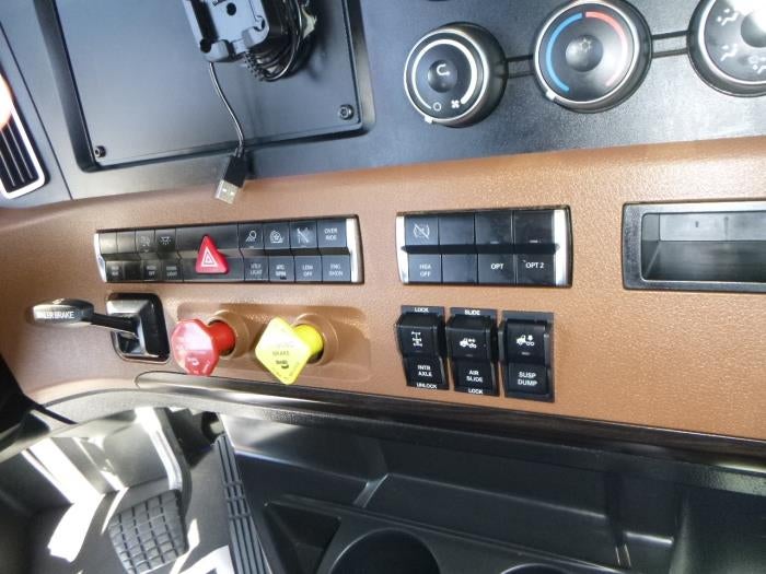 2020 Freightliner Cascadia Base