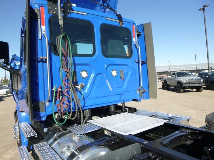 2020 Freightliner Cascadia Base