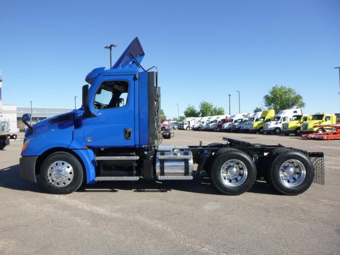 2020 Freightliner Cascadia Base