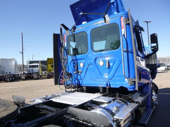 2020 Freightliner Cascadia Base