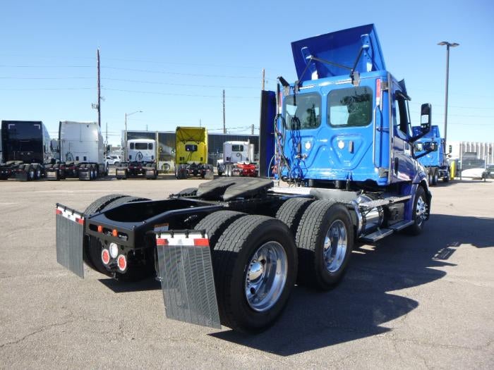 2020 Freightliner Cascadia Base