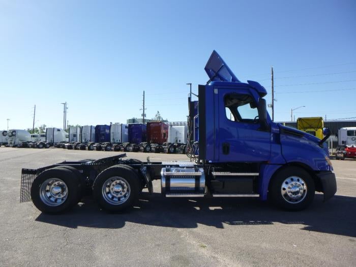 2020 Freightliner Cascadia Base