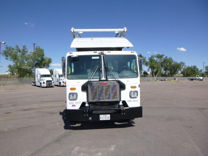 2025 Peterbilt 520 Base