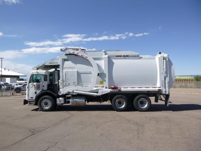 2025 Peterbilt 520 Base