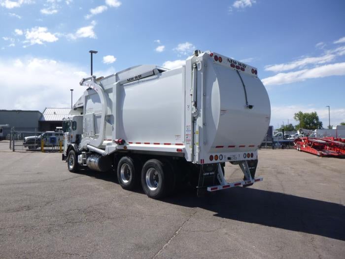 2025 Peterbilt 520 Base