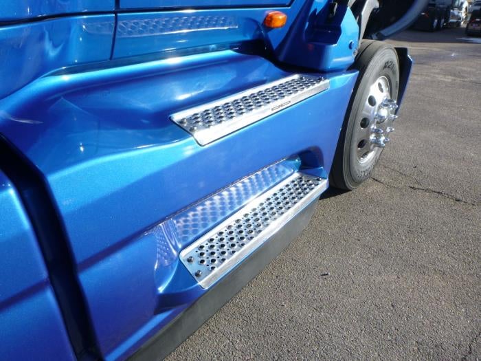 2022 International LT625 Base